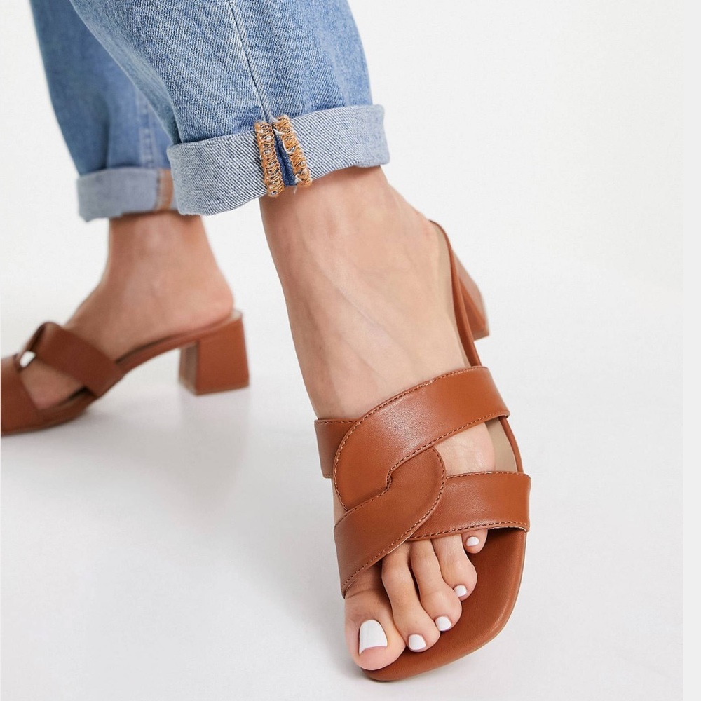 NEW IN BOX London Rebel Wide Fit Mid Heel Mules